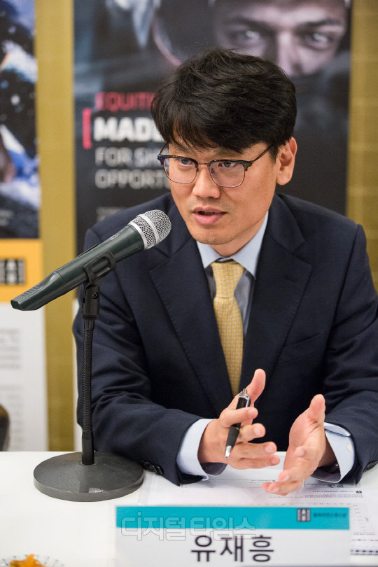 유재흥 AB자산운용 파트장이 6일 열린 기자간담회에서 내년도 채권시장 전망을 발표하고 있다. AB자산운용 제공.